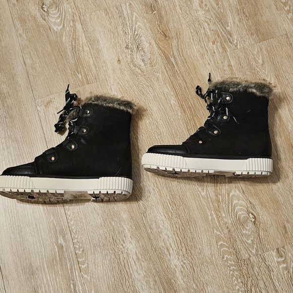 Journee Collection Women's Foam Glacier Winter Boot Size 8 - Picture 3 of 7